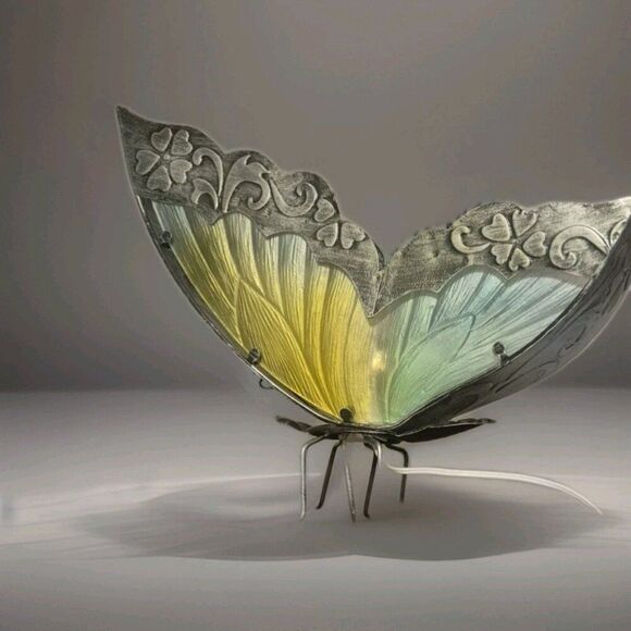 Beautiful BUTTERFLY Stained Glass Lamp Light Metal Large 17 X 12 Electric EUC - Picture 3 of 7